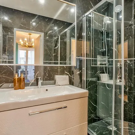 107 - Urban Luxury Opera Vinci *